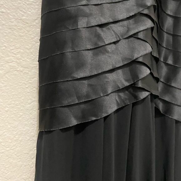 Xscape Black Pleated Maxi Mermaid Chiffon Gown Size 6 - Picture 8 of 10
